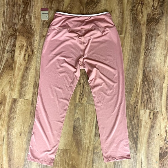 Ladies Reebok Spandex Capris - Picture 4 of 6